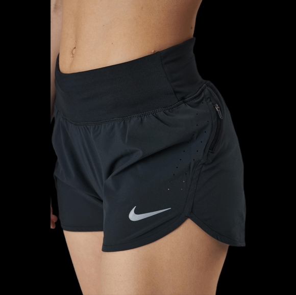 Nike Black Athletic Shorts - Picture 1 of 5